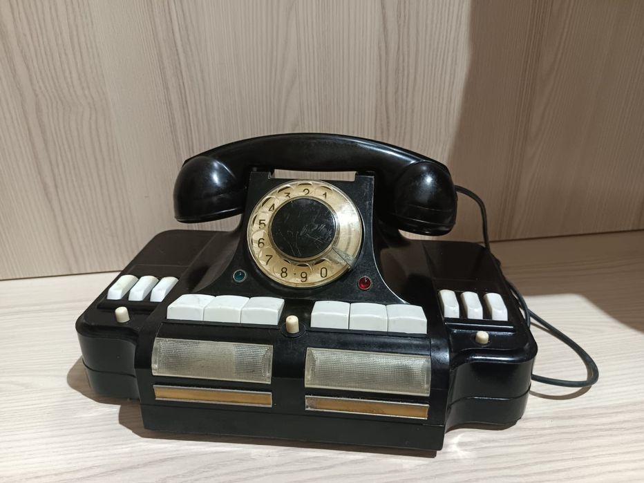 Телефон СССР бу.