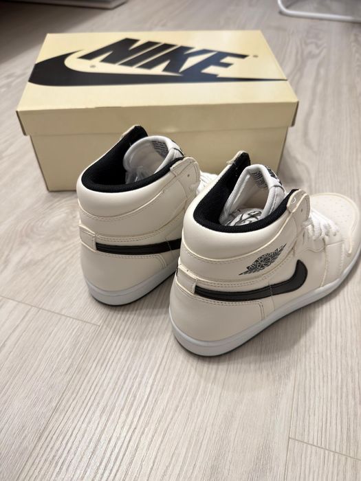 Adidasi Air Jordan 1 Essentials produs nou premium