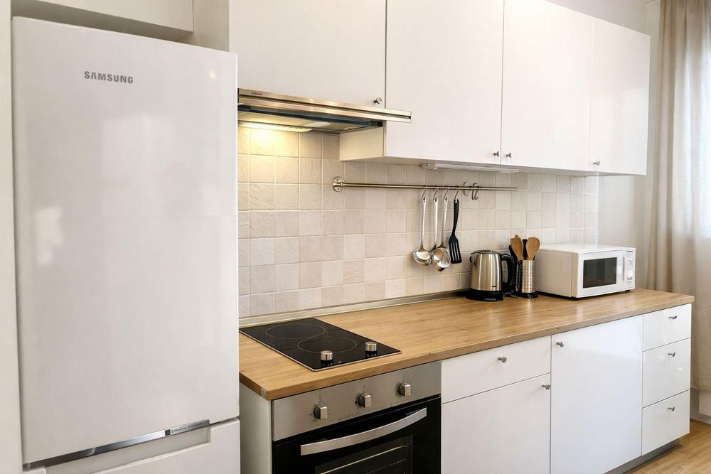 Дава се под наем Тристаен апартамент в София, Център - 85 кв.м за 896.58 € - Снимка #2