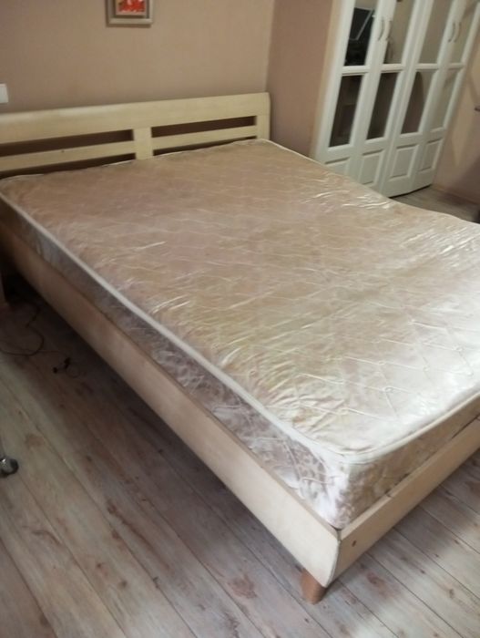 Продам кровать двухспальная