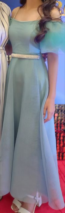 Красивое бирюзовое платье