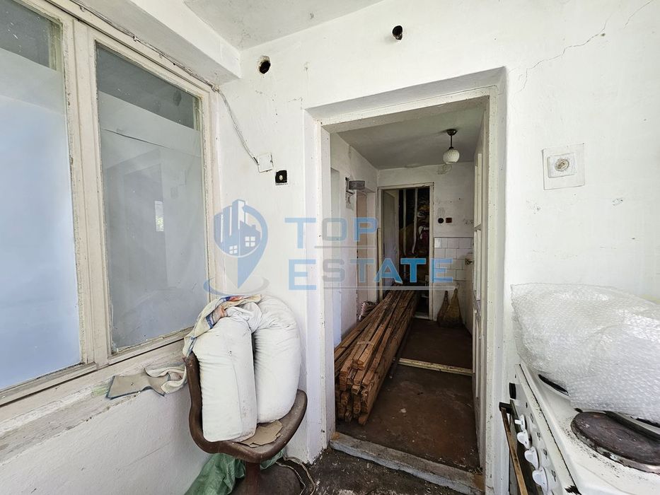 Едноетажна тухлена къща в близост до центъра на гр. Дряново