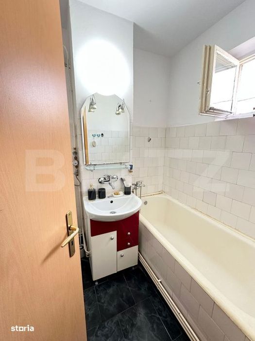 Apartament de vanzare,  3 camere, 68 mp, zona Iosif Keber