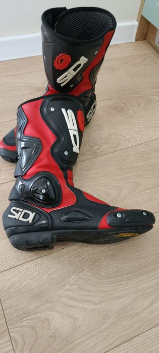 Мото екипировка различни модели и размери