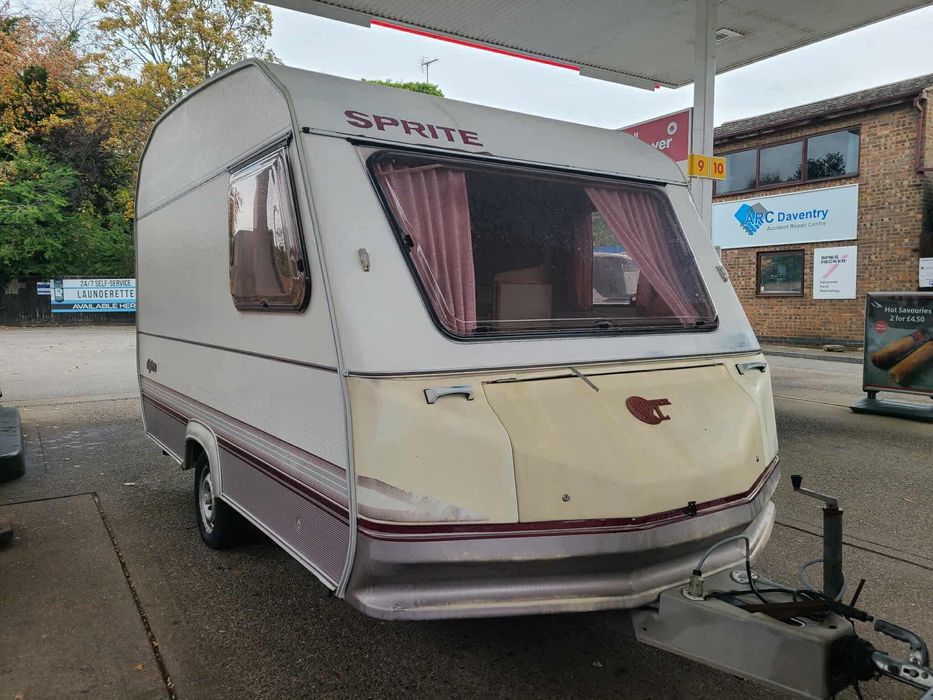 Caravana recent adusa din anglia