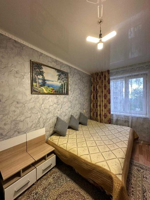 Продам 4 комн. квартиру, в 20 мкрн.