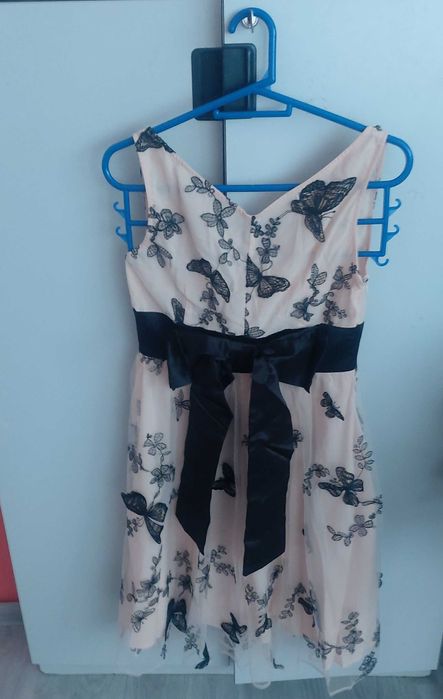 Рокля с пеперуди