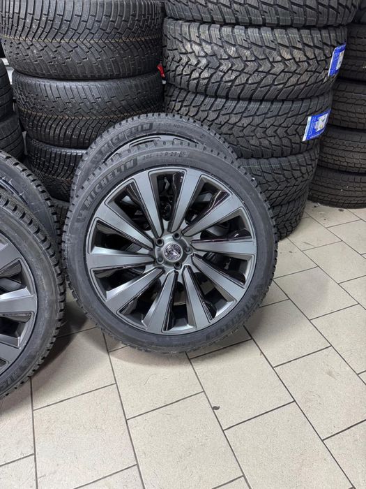 Диски и резина michelin шипы новые range rover