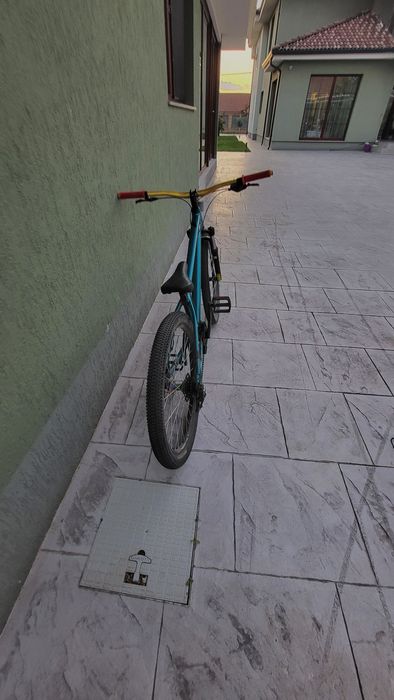 Vând bicicleta Kellys dirt bike