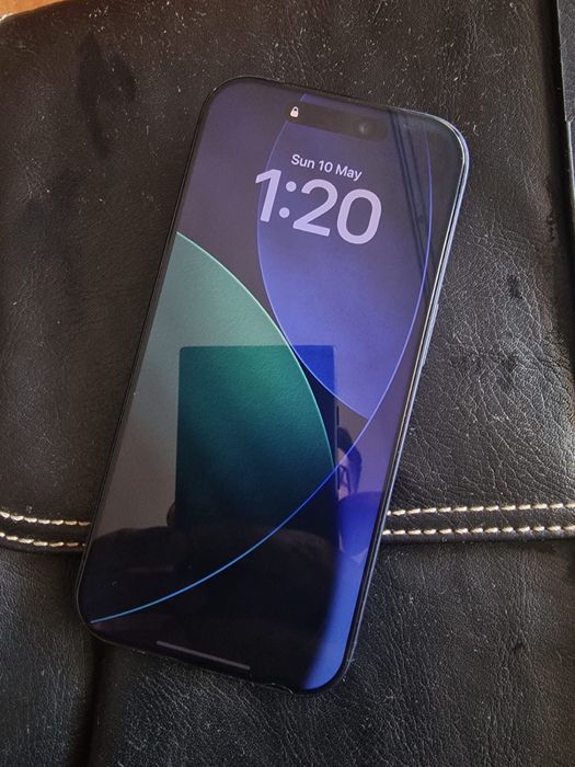 Iphone 17 pro , deep blue