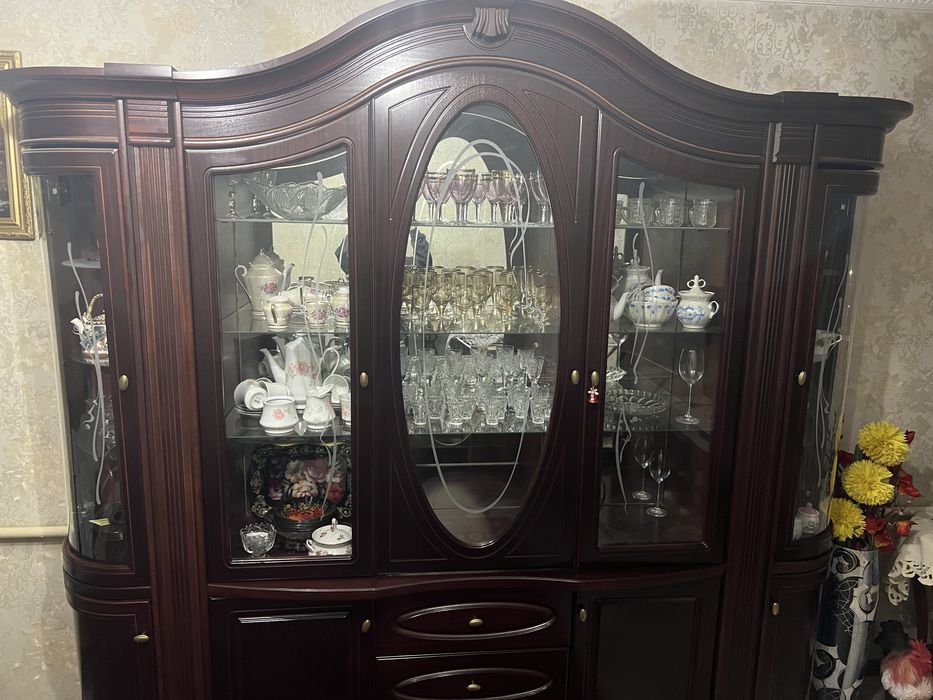 Сервант классический