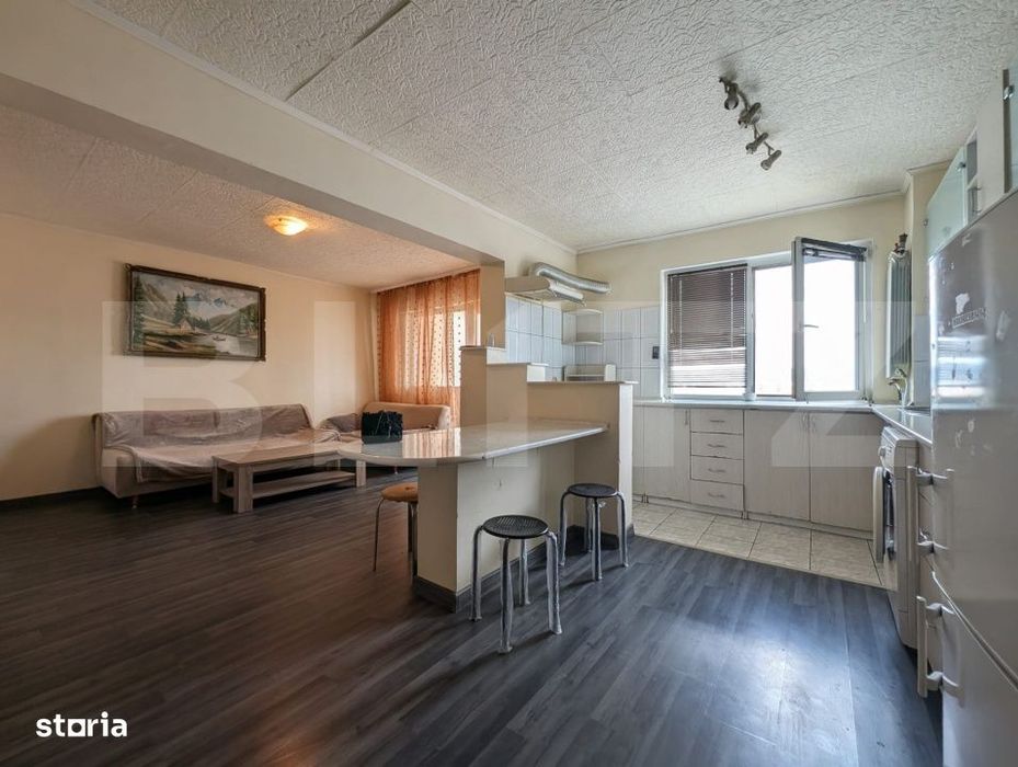 Apartament cu 3 camere, zona Nufarul