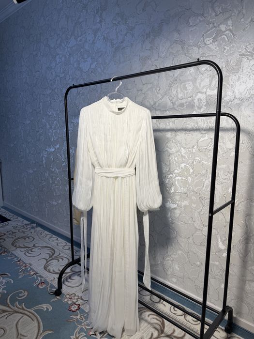 Вечернее платье. Размер 42.