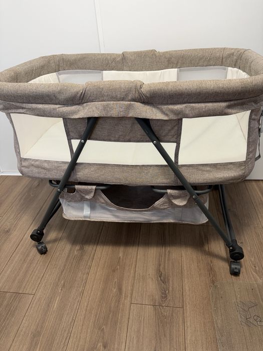 Vand patut pliabil bebelusi ideal pt spatiu mic sau calatorii