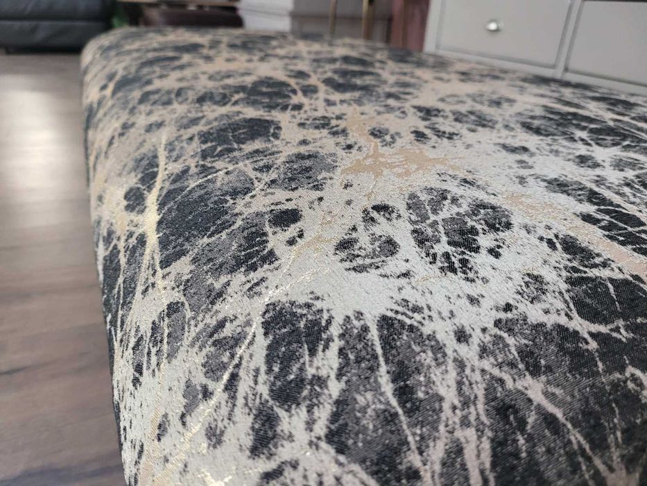 Голяма табуретка от плат