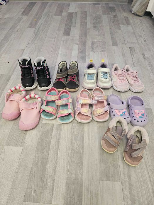 Обувки и сандали.