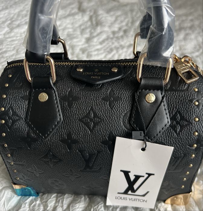 Дамска чанта нова / Louis Vuitton Black Monogram Empreinte Leather Handbag – Gold Hardware – New/Unused