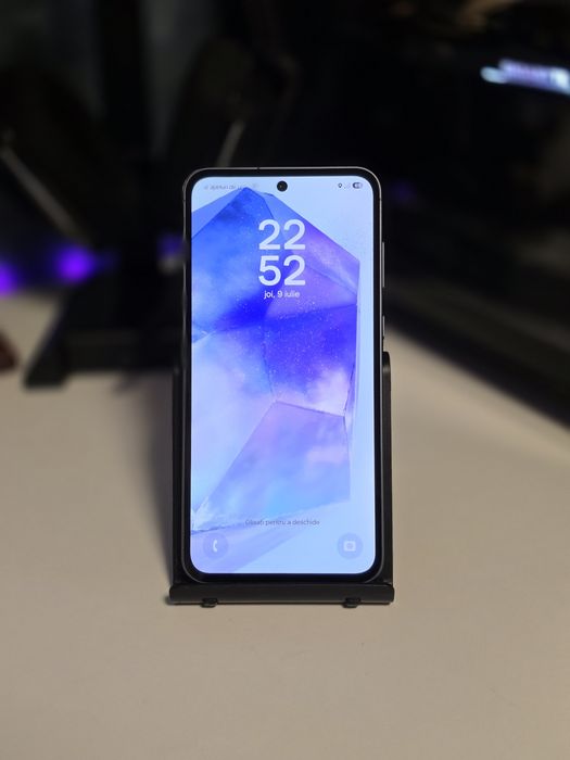 Telefon Samsung Galaxy A55 / 128GB / 8GB RAM / Culoare Blue / 100% baterie / Arată și funcționează 10 din 10 / Folii fabrică / Prețul este unul fix !