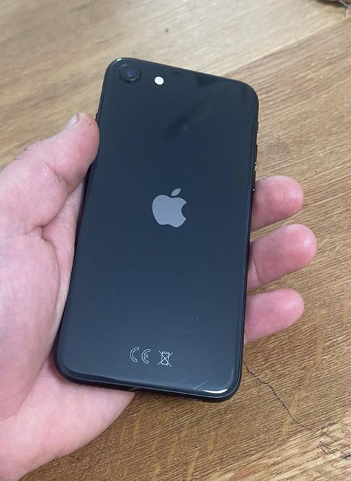 Iphone SE 2020 pentru componente la 250 ron