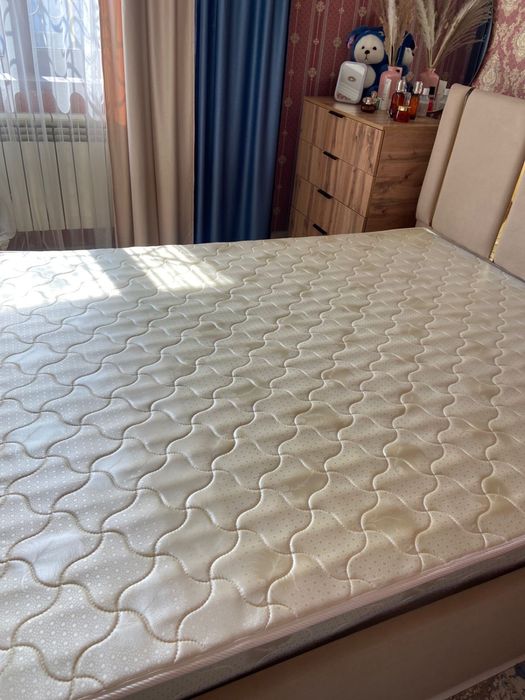 Матрас в хорошем состоянии