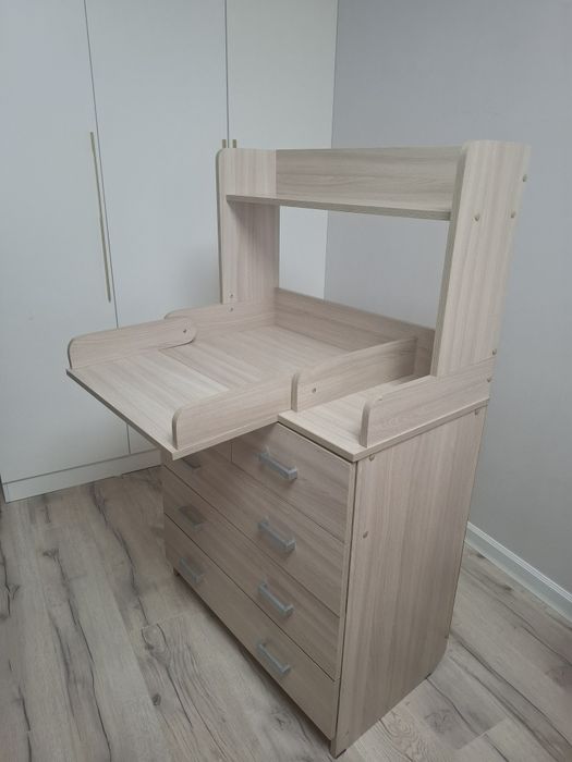 Продам детский комод с пелинальным столиком