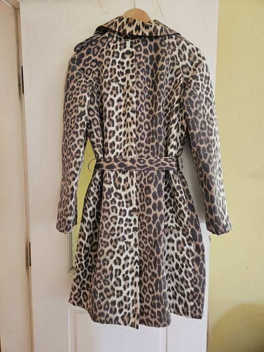 Много ефектен, актуален шлифер