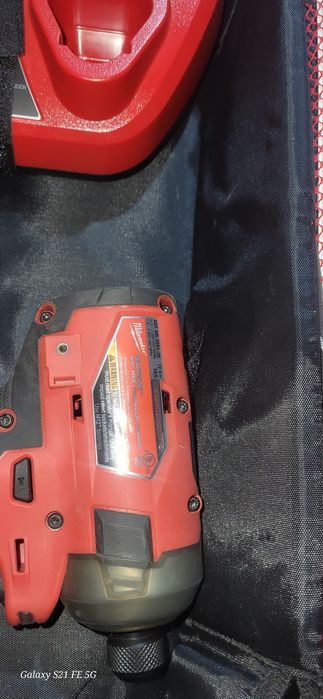 Шруповерт винтоверт milwaukee M12 FUEL  SURGE