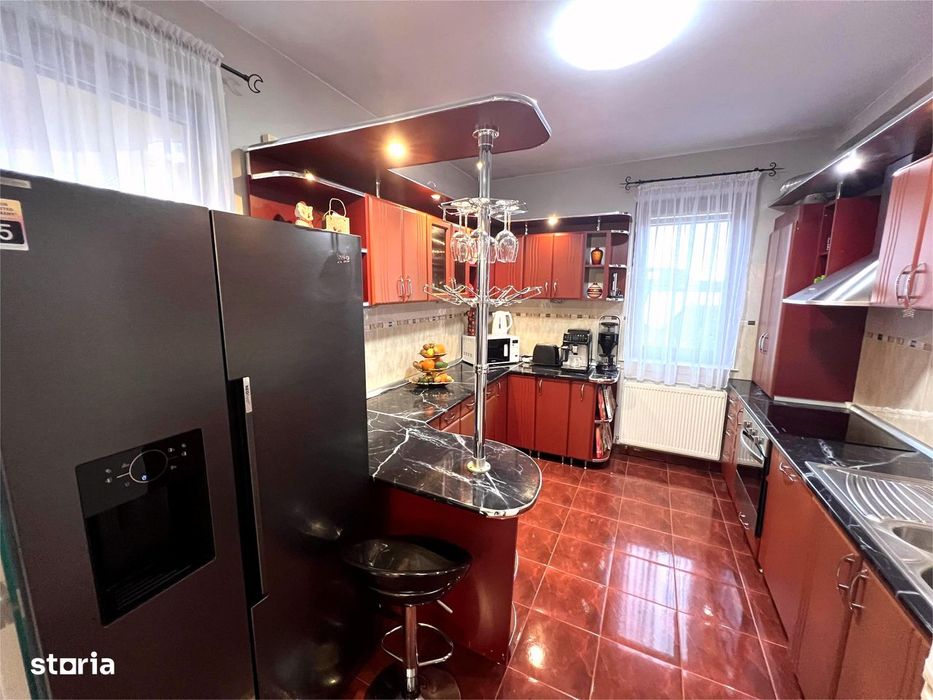 Apartament 3 camere, zonă premium, aproape de centru