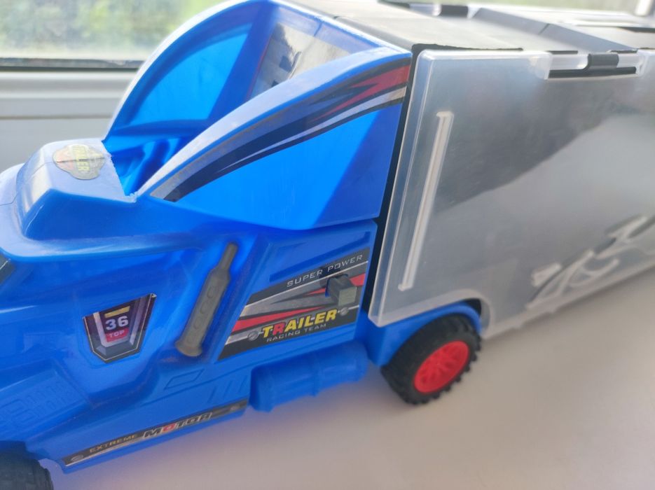 Трейлер для хранения моделей машин