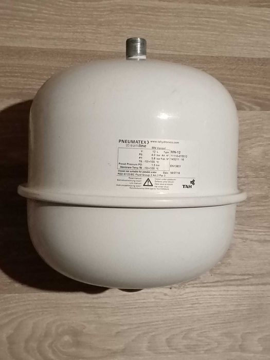 Vând vas de expansiune premium IMI Pneumatex Streamline MN-12 (12L) - NOU