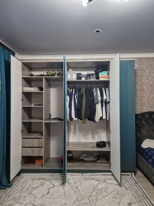 Продаётся большой шкаф