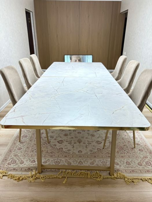 Продам Стол и стулья