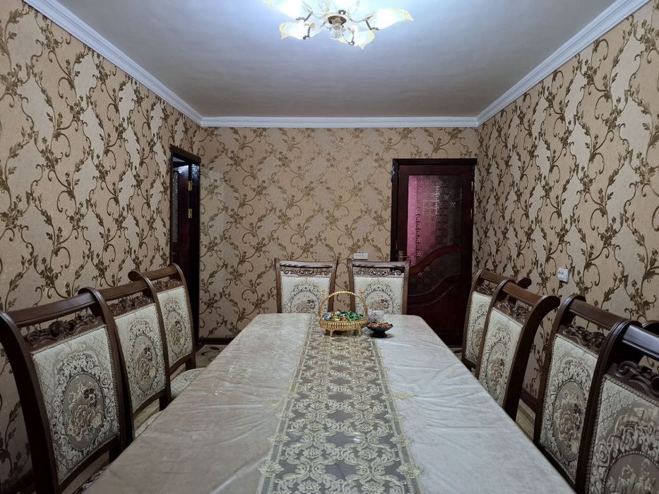 Квартира сотилади 4 хоналик 3 этаж  атлас ёнида