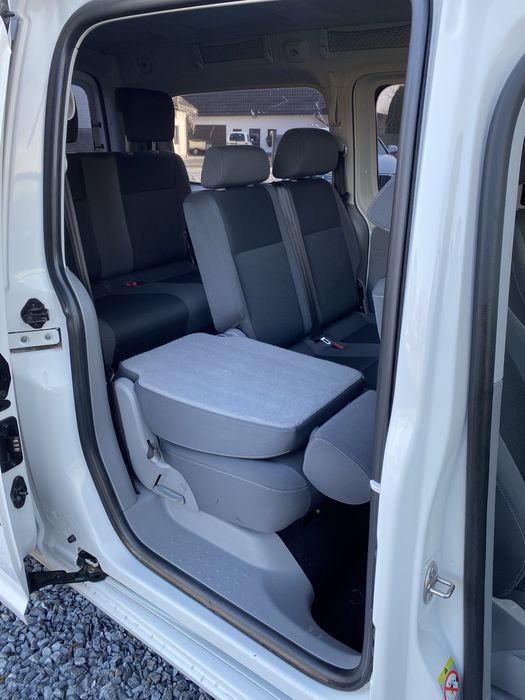 VW Caddy ~Maxi 2,0 Tdi~140~CP~ BMM~ 7 Locuri- ‼️2 usi la Spate