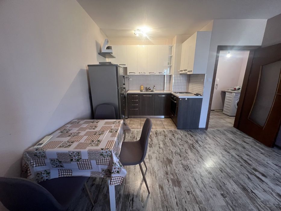 Дава се под наем Двустаен апартамент в Пловдив, Кършияка - 57 кв.м за 459 € - Снимка #2