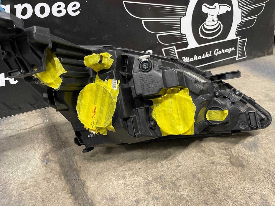 Ляв фар Peugeot 308 2017г.