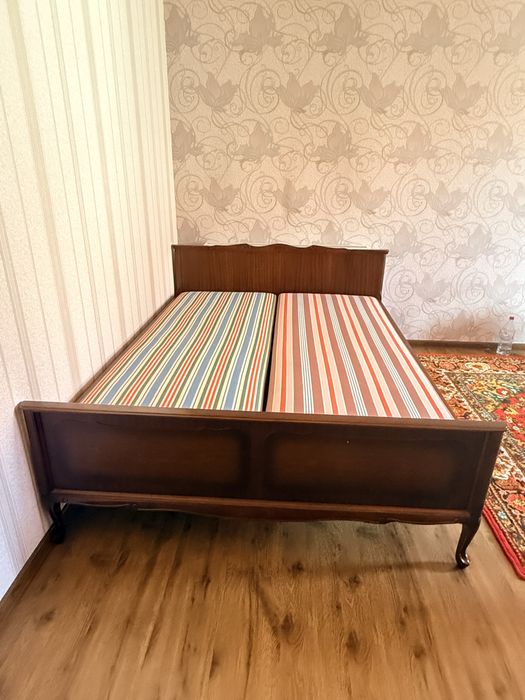 Продается двуспальная кровать