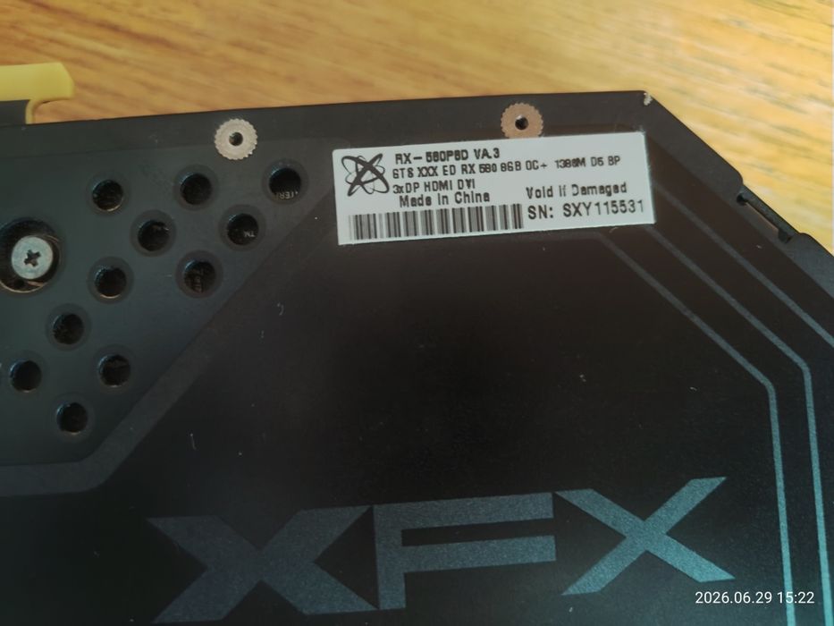 Placa video Radeon XFX 580 de 8GB