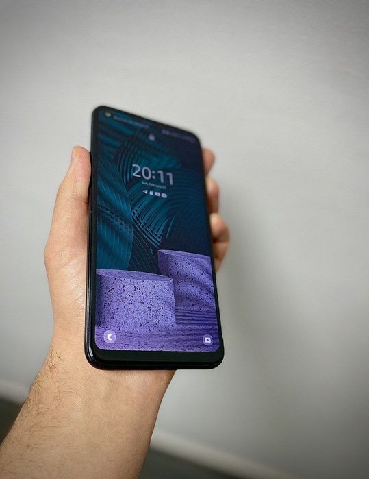 Samsung A 11 holati o'rta