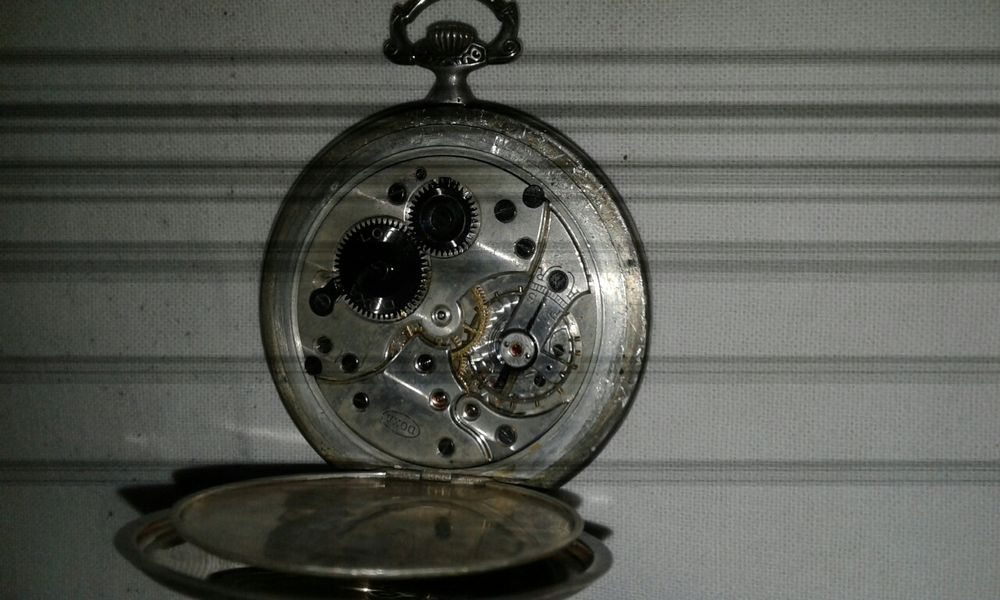 Карманные часы DOXA