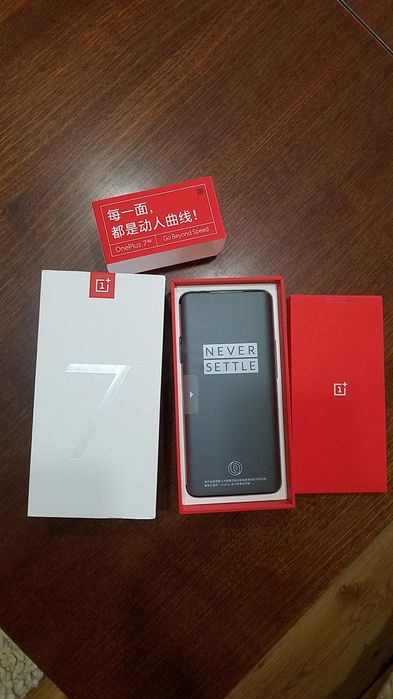 OnePlus 7 Pro дисплей и гръб без драскотини