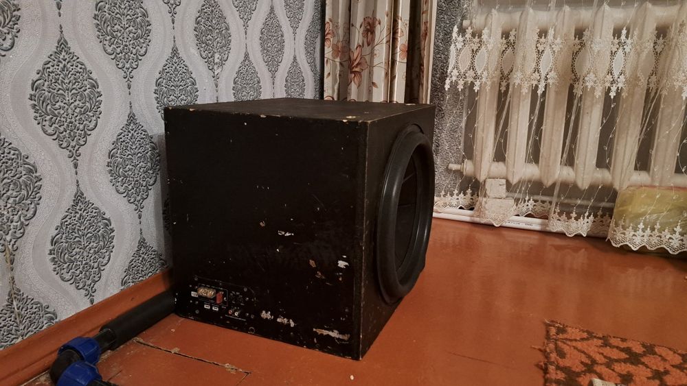Продам Сабвуфер Soundstream