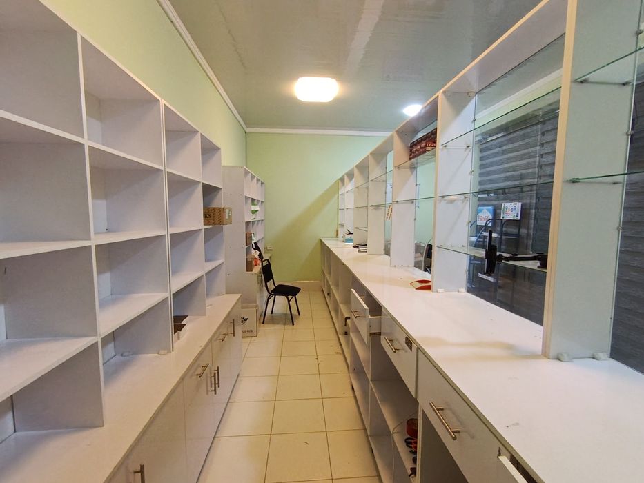 Срочно шкаф, витриналар сотилади