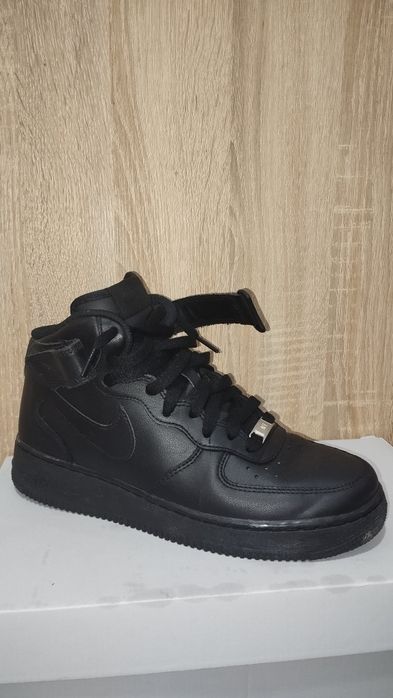 Vând Air force 1 mid black.