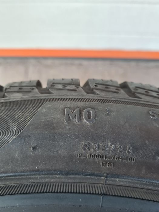 Зимни гуми 2 броя PRELLI SottoZero3 225 45 R18 дот 4021