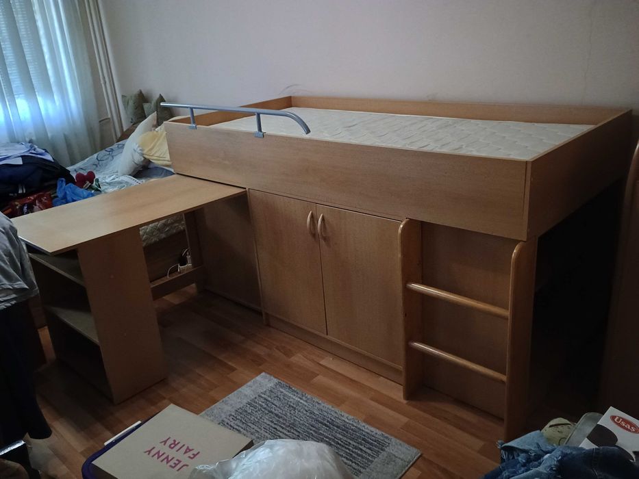 Комбинирано детско легло.