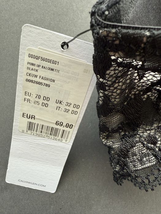Луксозен сутиен Calvin Klein /70Е/