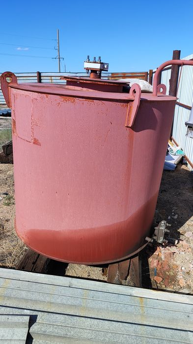 Продается металлическая ёмкость