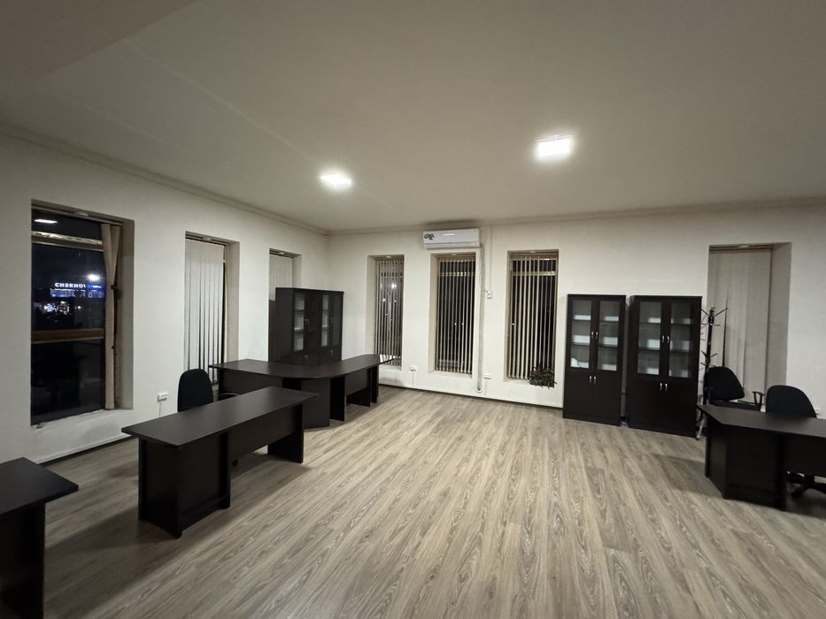 Шахар марказида офис учун мулжаланган 540 кв.м жой ижарага берилади!