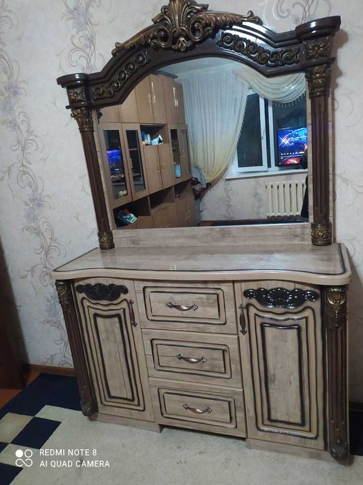 Спальный гарнитур